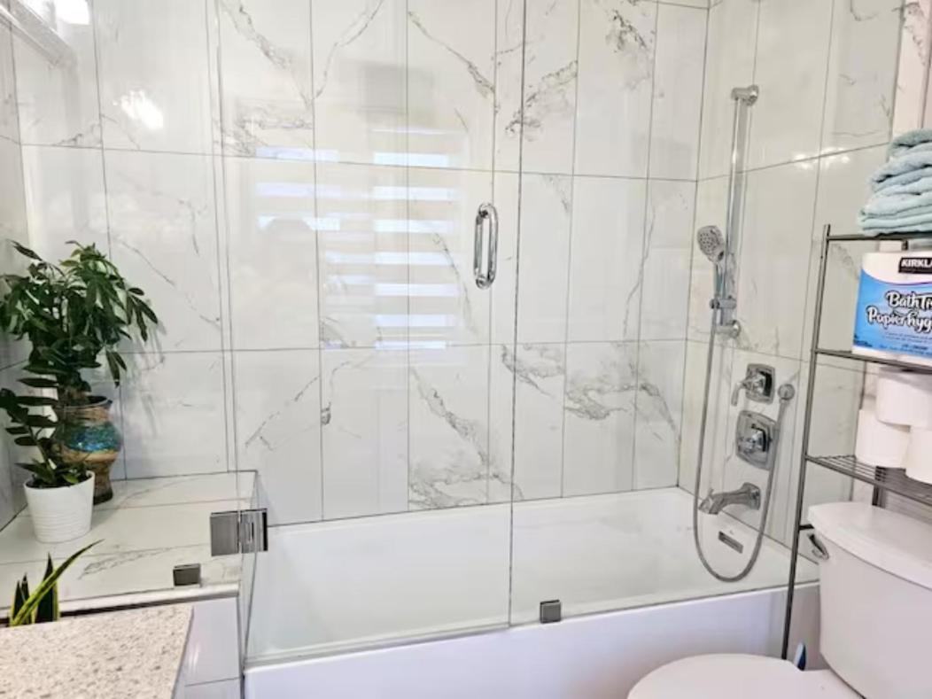 Lilen'S Home Торонто Екстериор снимка